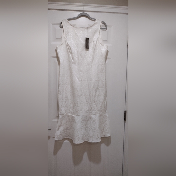NWT EVA MENDES New York & Company  Sleeveless White Jacquard Dress - Size 16 - Picture 2 of 7